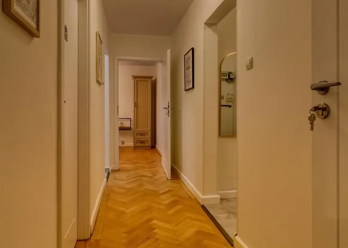 Quito - Stylish & Quiet Бухарест