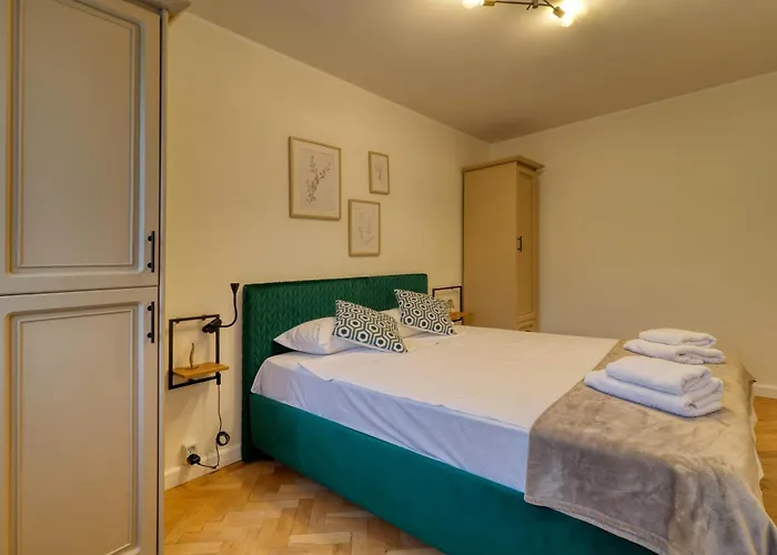 Апартаменти Quito - Stylish & Quiet *